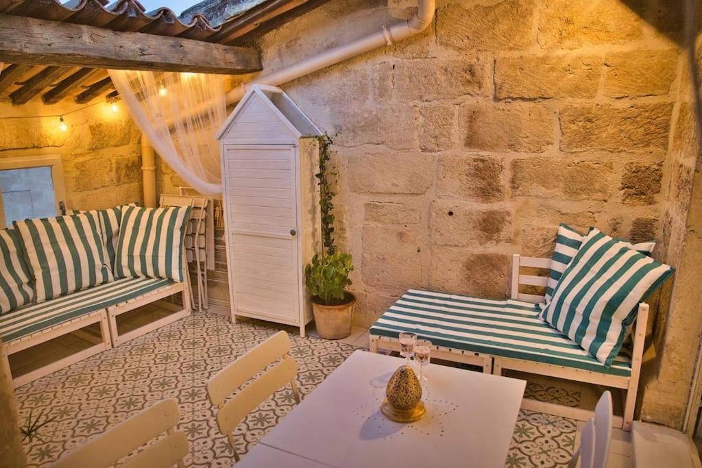Appartement-Terrasse Centre Historique Uzès Dış mekan fotoğraf